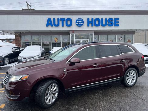 Used 2017 Lincoln MKT AWD w/ Driver Technology Package image 1