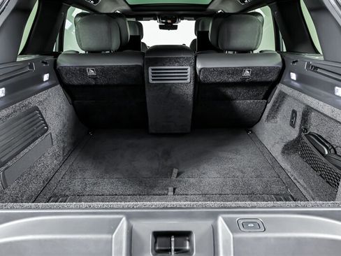 Used 2023 Land Rover Range Rover SV AWD/4WD image 16