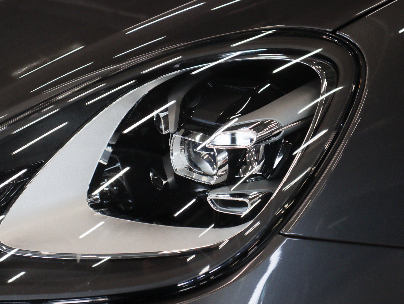 Used 2023 Porsche Cayenne AWD/4WD image 29