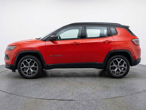 Used 2025 Jeep Compass Limited image 5