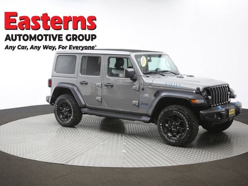 Used 2023 Jeep Wrangler Unlimited w/ Sun & Screen Package image 55