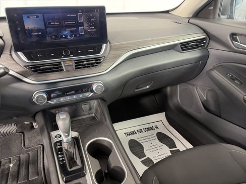 Used 2025 Nissan Altima 2.5 SV w/ SV Special Edition Package AWD/4WD image 4