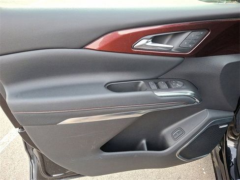 Certified 2024 Chevrolet Traverse RS w/ LPO, Floor Liner Package image 10