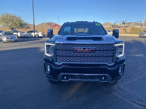 Used 2022 GMC Sierra 3500 Denali w/ Denali Black Diamond Edition image 6