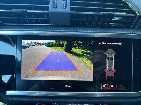 New 2025 Audi Q3 2.0T Premium image 19