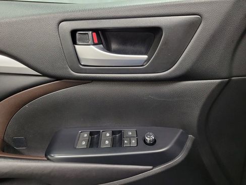 Used 2017 Toyota Highlander XLE image 20