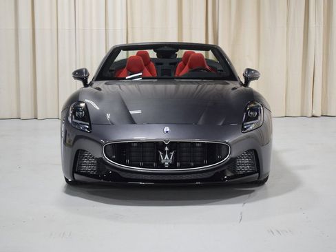 New 2026 Maserati GranCabrio Modena image 9