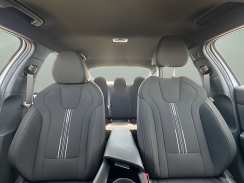 New 2025 Hyundai Elantra SEL image 10