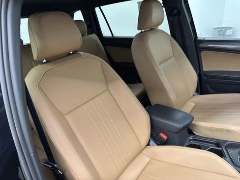 Used 2023 Volkswagen Tiguan SE image 24