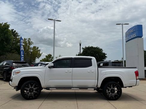 Used 2016 Toyota Tacoma SR RWD image 7