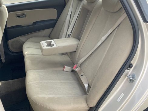 Used 2010 Hyundai Elantra GLS FWD image 16