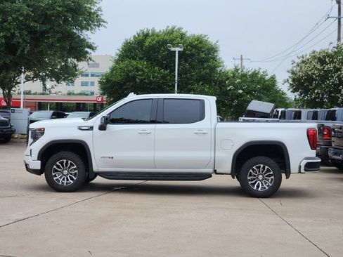 Used 2023 GMC Sierra 1500 AT4 w/ AT4 Premium Package AWD/4WD image 4
