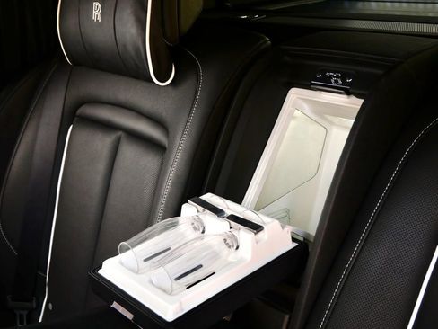 Used 2019 Rolls-Royce Cullinan AWD/4WD image 17