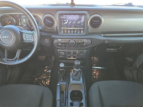 Used 2021 Jeep Gladiator Sport image 12