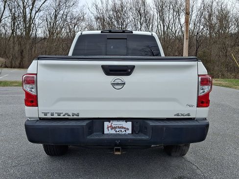 Used 2017 Nissan Titan S image 5