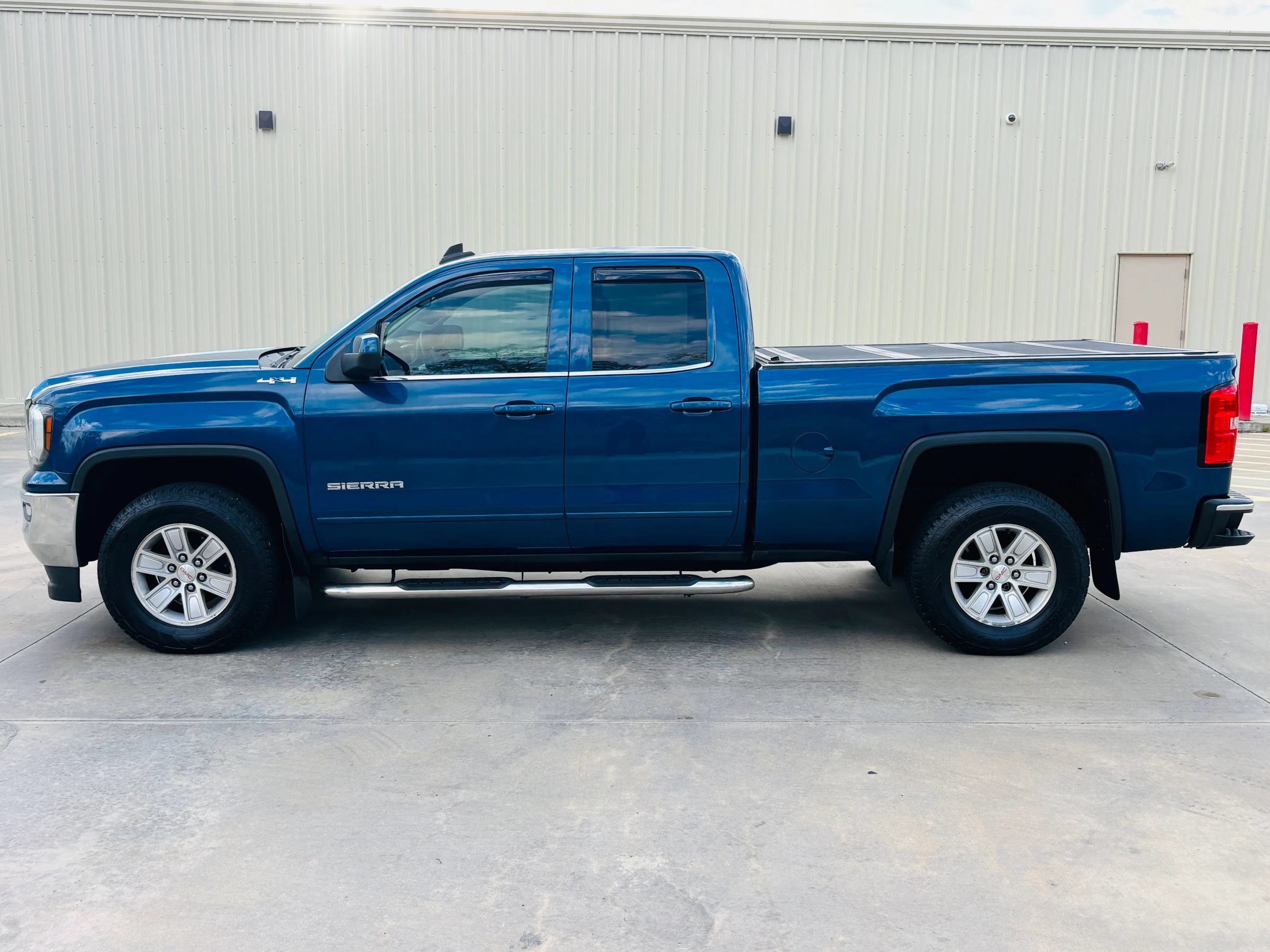 Used 2016 GMC Sierra 1500 SLE w/ SLE Value Package AWD/4WD image 8