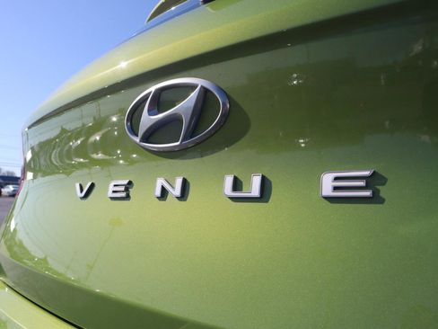 Used 2021 Hyundai Venue SE image 26