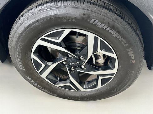 Used 2025 Kia Sportage LX image 11