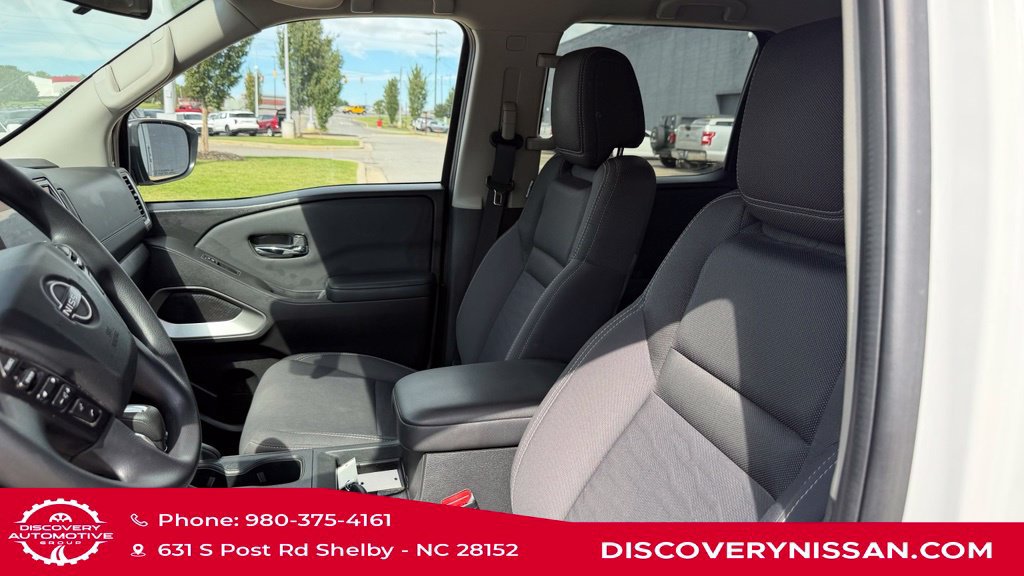 Used 2022 Nissan Frontier SV AWD/4WD image 12