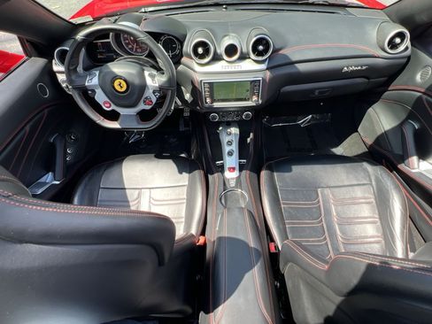Used 2016 Ferrari California T RWD image 28