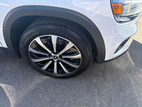 Used 2023 Mercedes-Benz GLB 250 4MATIC image 4