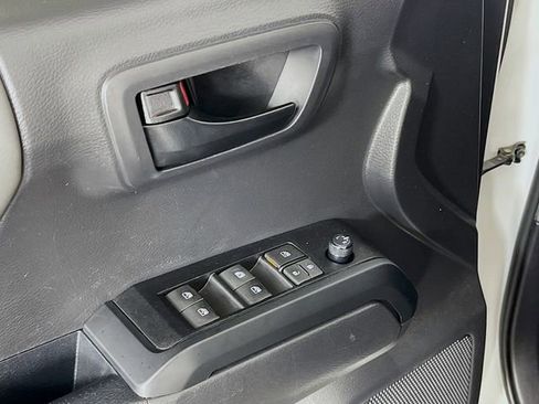 Used 2022 Toyota Tacoma SR image 18