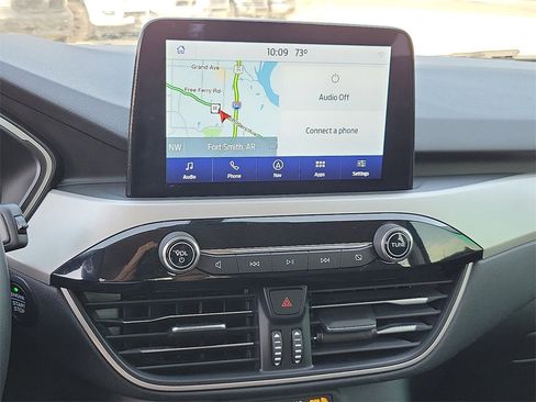 Used 2021 Ford Escape SE w/ SE Sport Appearance Package image 15