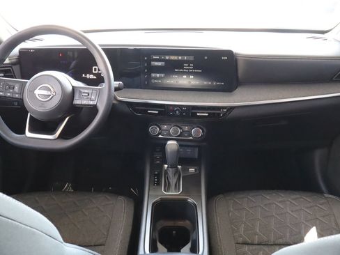 Used 2025 Nissan Kicks SV FWD image 27