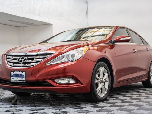 Used 2013 Hyundai Sonata Limited w/ Premium Pkg FWD image 3