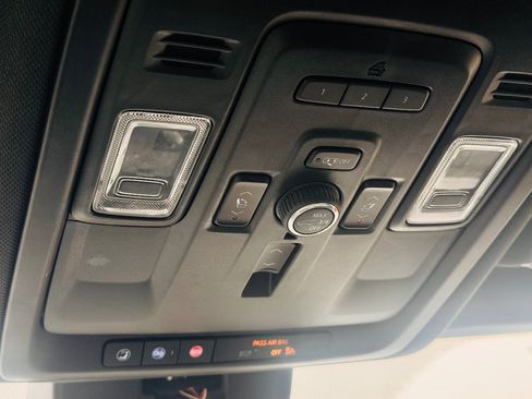 Used 2023 Chevrolet Suburban Premier AWD/4WD image 16