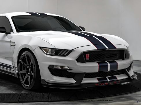 Used 2019 Ford Mustang Shelby GT350R w/ GT350R Equipment Group 920A RWD image 27