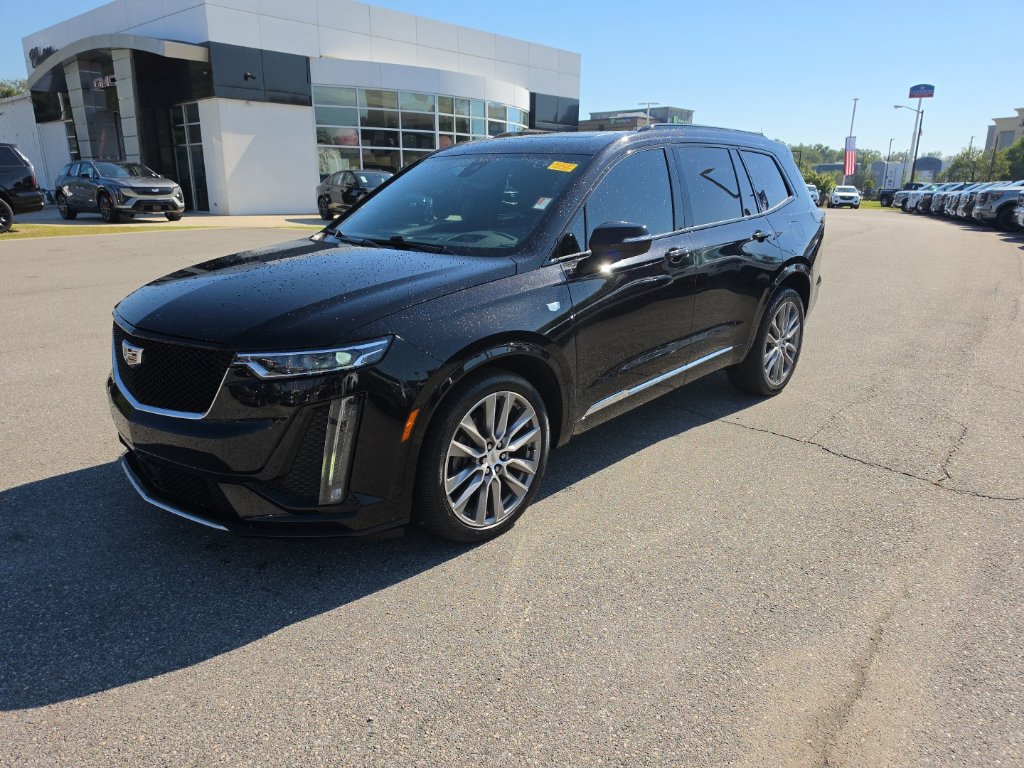 Used 2020 Cadillac XT6 Sport w/ Platinum Package AWD/4WD image 3