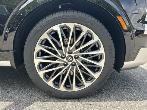 New 2026 Hyundai Palisade Calligraphy FWD image 12