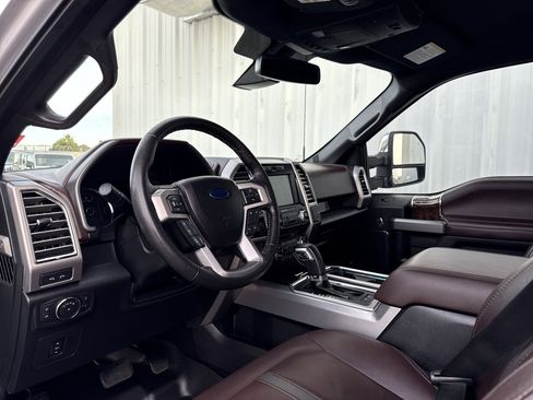 Used 2016 Ford F150 Platinum w/ Equipment Group 701A Luxury image 17