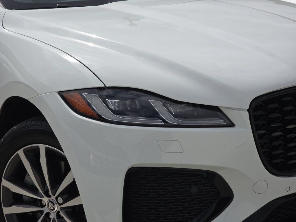 Used 2025 Jaguar F-PACE R-Dynamic S AWD/4WD image 32