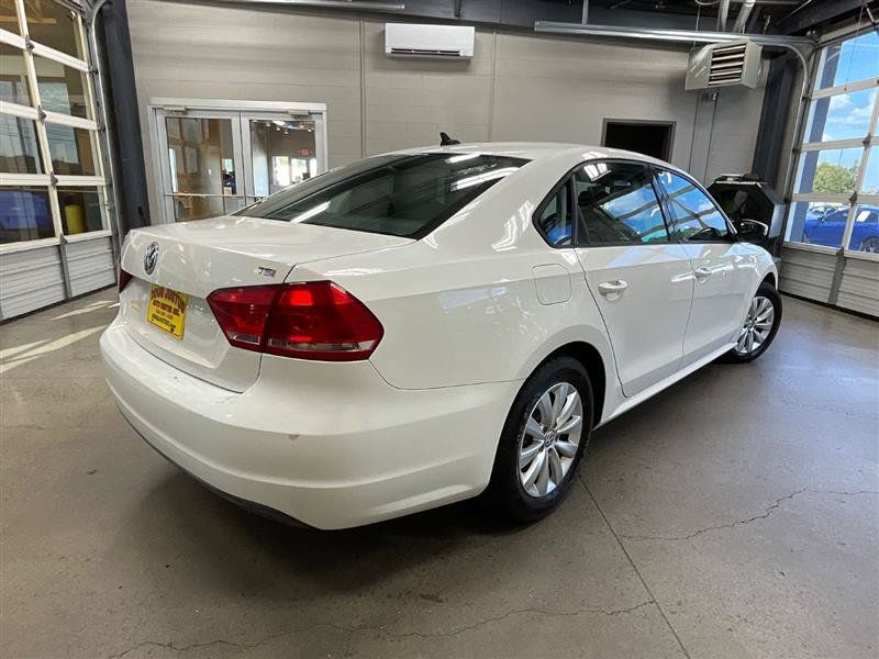 Used 2015 Volkswagen Passat 1.8T FWD image 5