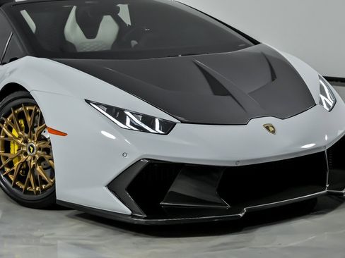 Used 2018 Lamborghini Huracan LP 580-2 RWD image 3
