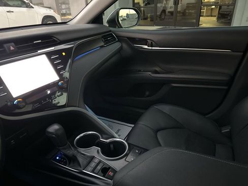 Used 2019 Toyota Camry XSE image 22
