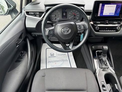 Used 2024 Toyota Corolla LE image 32