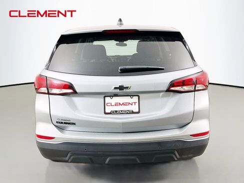Used 2023 Chevrolet Equinox LS w/ LS Convenience Package FWD image 8