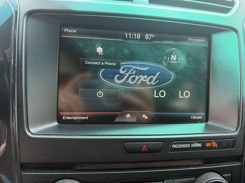 Used 2016 Ford Explorer XLT w/ Equipment Group 201A FWD image 22