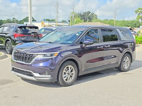 Certified 2022 Kia Carnival LX FWD image 2