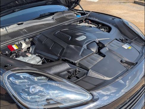 Used 2021 Porsche Cayenne AWD/4WD image 24