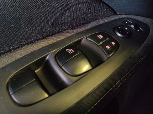 Used 2017 Nissan Pathfinder S FWD image 27