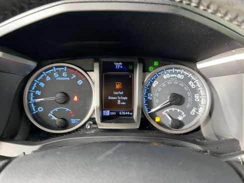 Used 2018 Toyota Tacoma Limited image 20