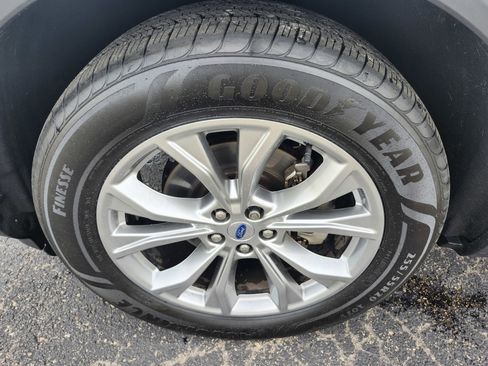 Used 2023 Ford Explorer XLT w/ Equipment Group 202A image 33