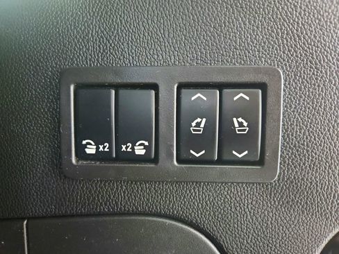 Used 2019 Cadillac Escalade Luxury image 32