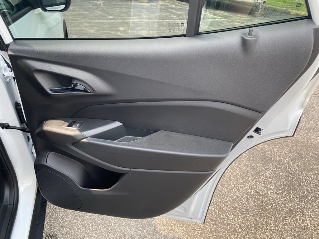 New 2026 Chevrolet Trax LS w/ LS Convenience Package FWD image 25