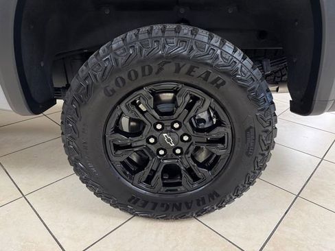 Used 2025 Chevrolet Silverado 1500 ZR2 w/ Dark Appearance Package AWD/4WD image 26