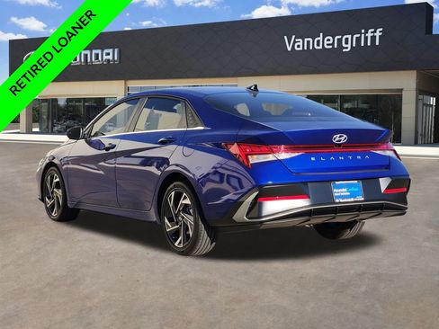 New 2025 Hyundai Elantra SEL image 3